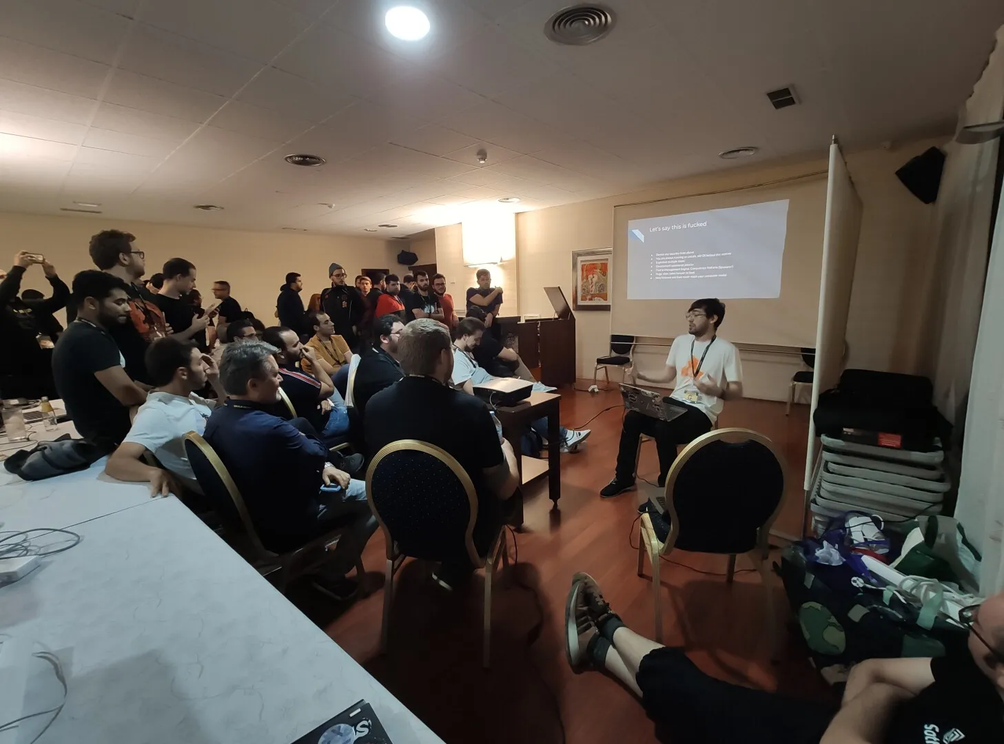 Giving an open firmware talk at Navaja Negra 2019